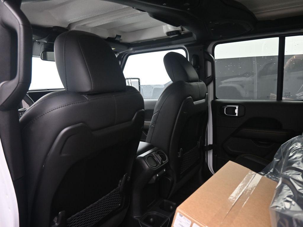 new 2025 Jeep Gladiator car, priced at $44,866