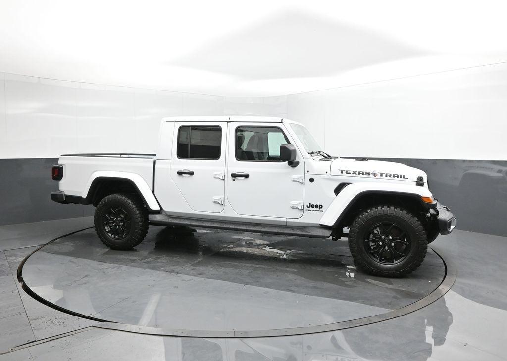 new 2025 Jeep Gladiator car, priced at $44,866