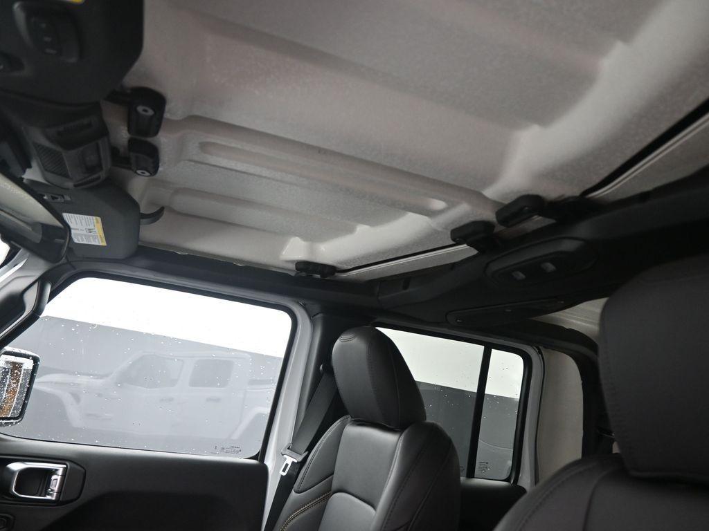new 2025 Jeep Gladiator car, priced at $44,866