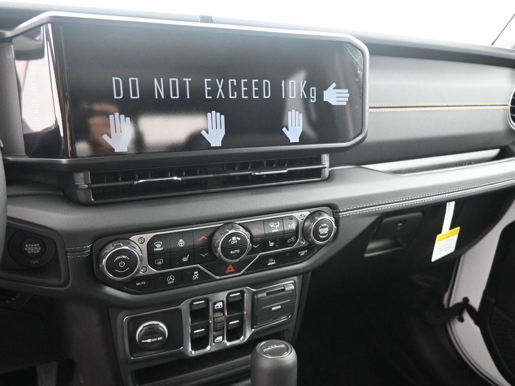 new 2025 Jeep Gladiator car, priced at $44,866