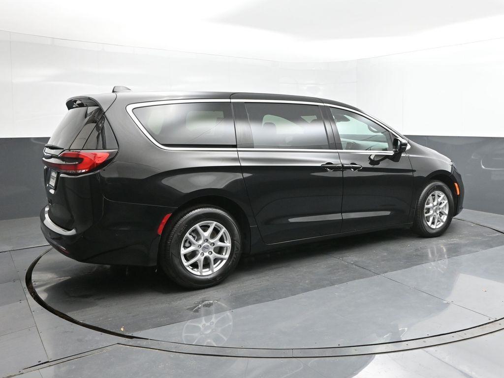 new 2025 Chrysler Pacifica car, priced at $42,425