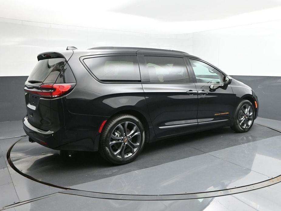 new 2024 Chrysler Pacifica car, priced at $43,090