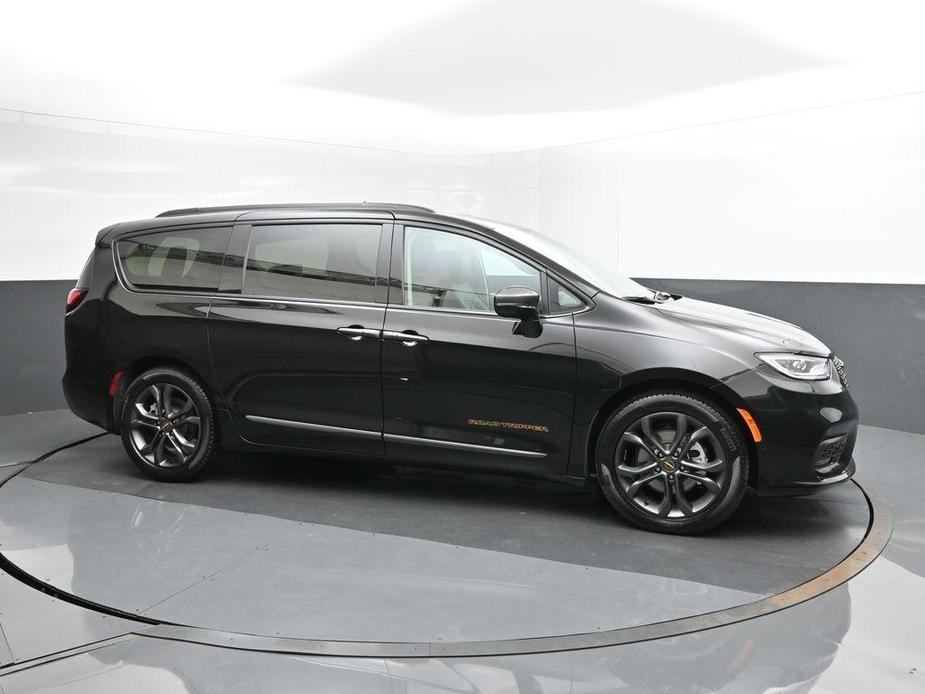 new 2024 Chrysler Pacifica car, priced at $43,090