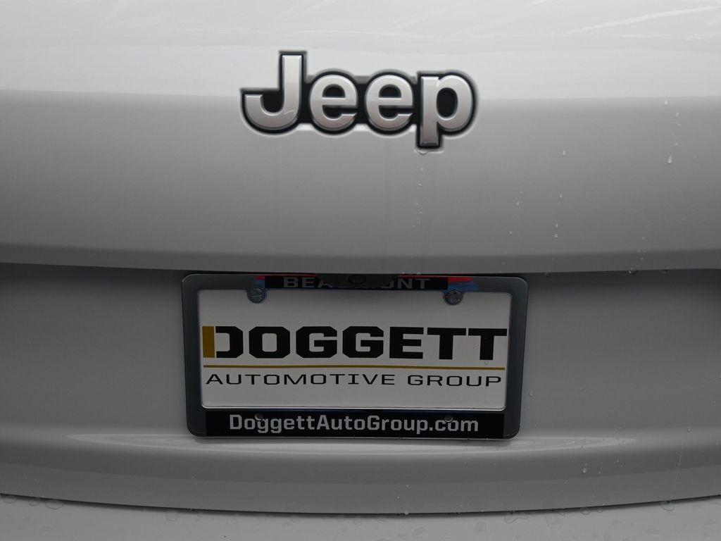 new 2025 Jeep Grand Cherokee L car, priced at $38,229