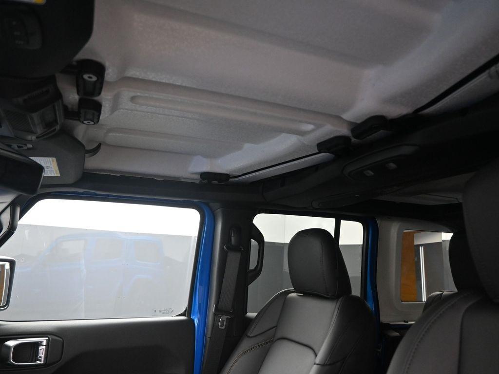 new 2025 Jeep Wrangler car, priced at $52,728