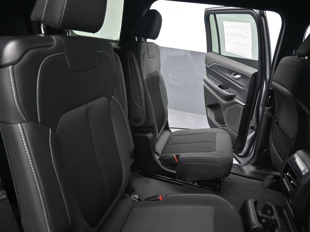 new 2025 Jeep Grand Cherokee L car, priced at $39,290