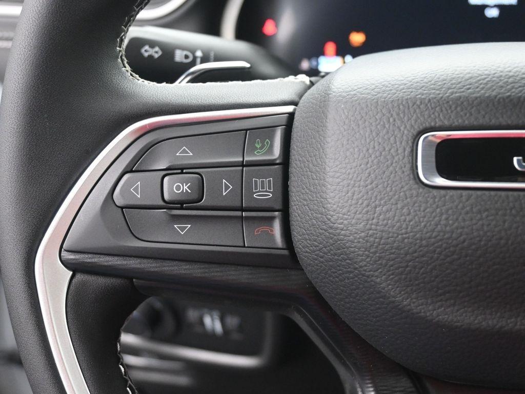 new 2025 Jeep Grand Cherokee L car, priced at $39,290