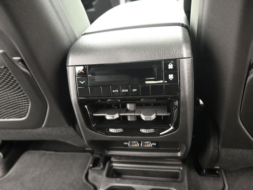 new 2025 Jeep Grand Cherokee L car, priced at $39,290
