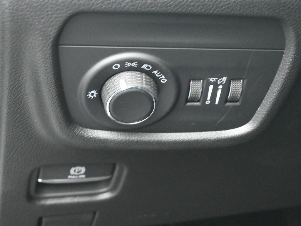 new 2025 Jeep Grand Cherokee L car, priced at $39,290