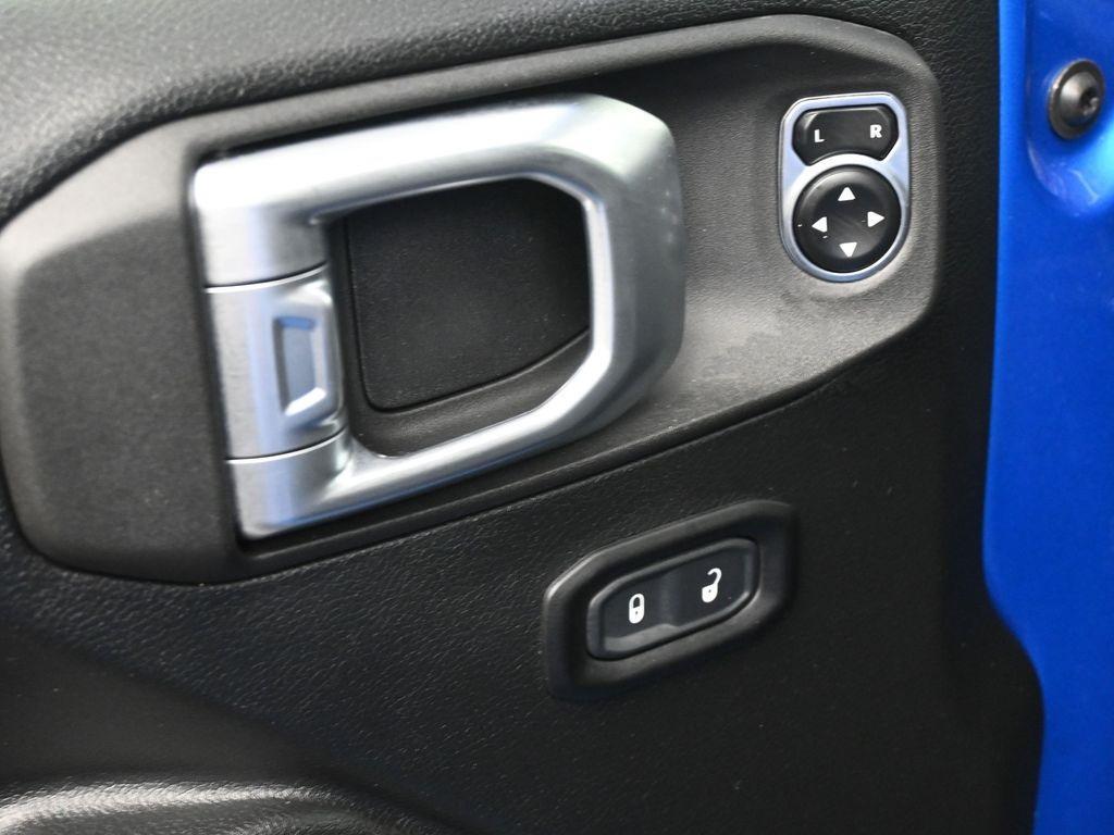 used 2021 Jeep Gladiator car, priced at $34,376