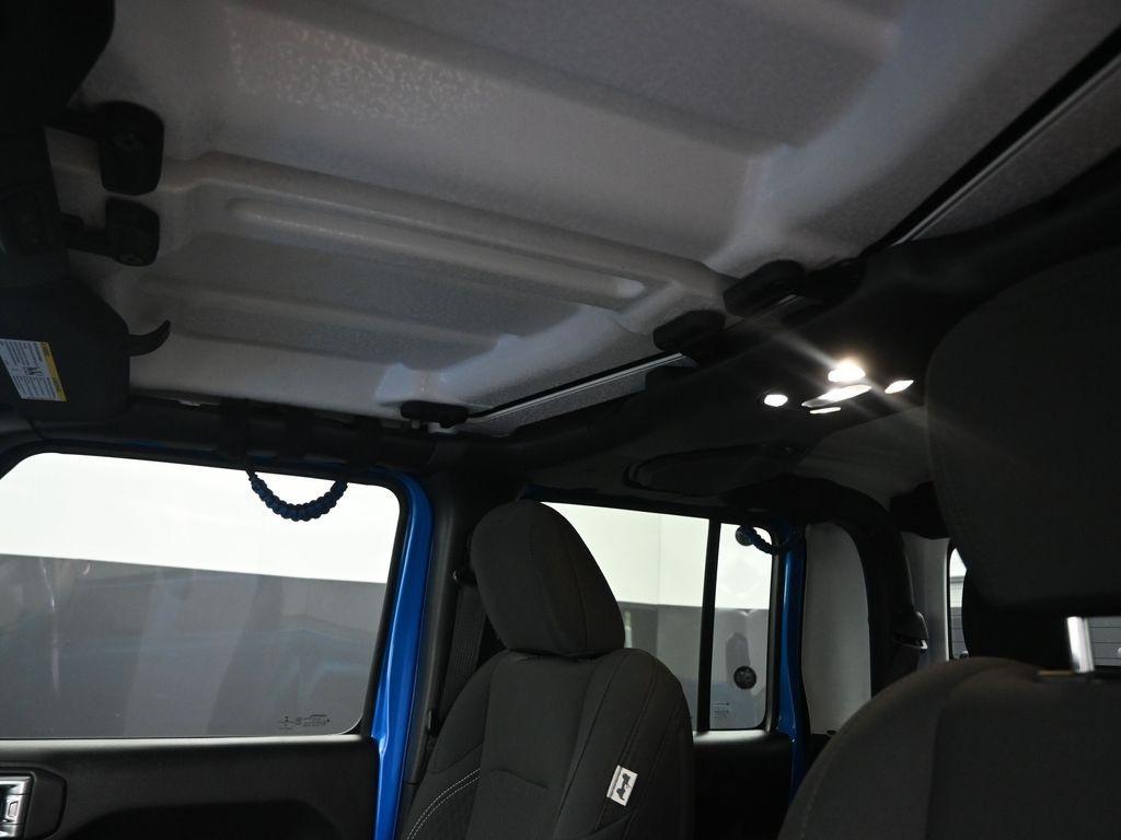 used 2021 Jeep Gladiator car, priced at $34,376