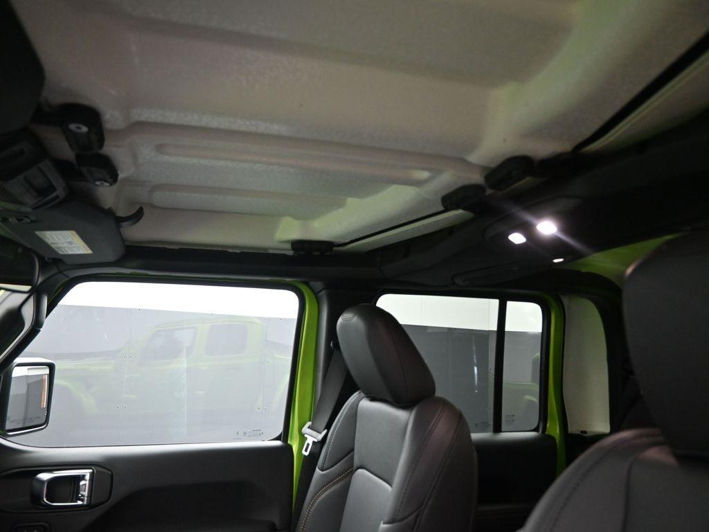new 2025 Jeep Gladiator car, priced at $48,990