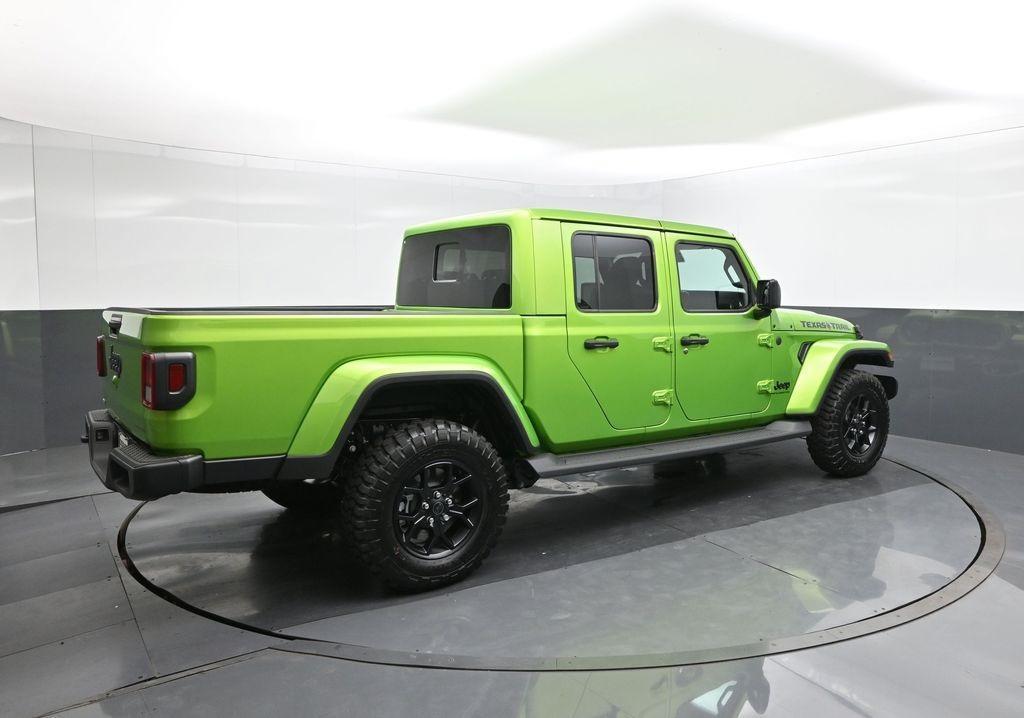 new 2025 Jeep Gladiator car, priced at $48,990