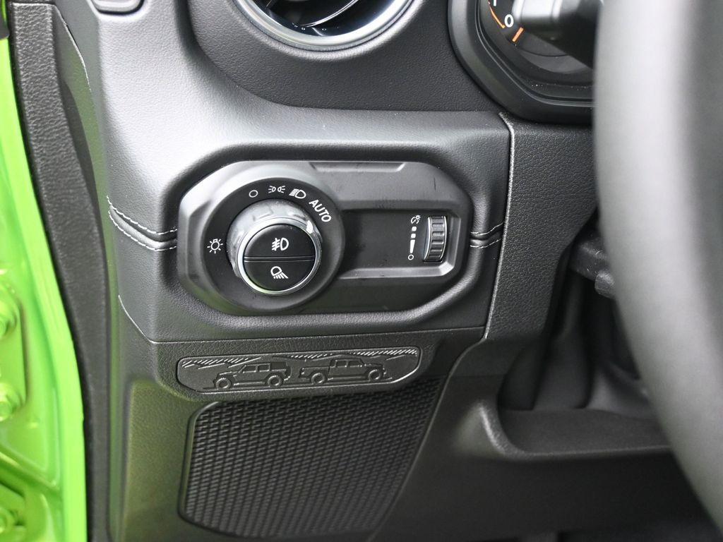 new 2025 Jeep Gladiator car, priced at $48,990