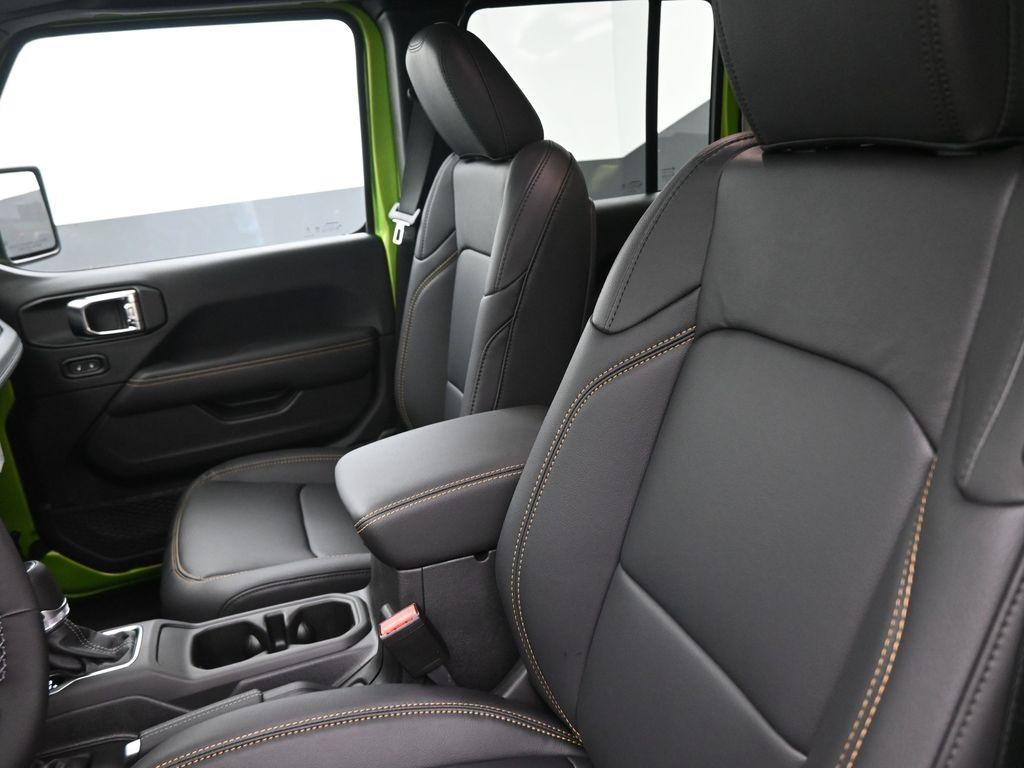 new 2025 Jeep Gladiator car, priced at $48,990