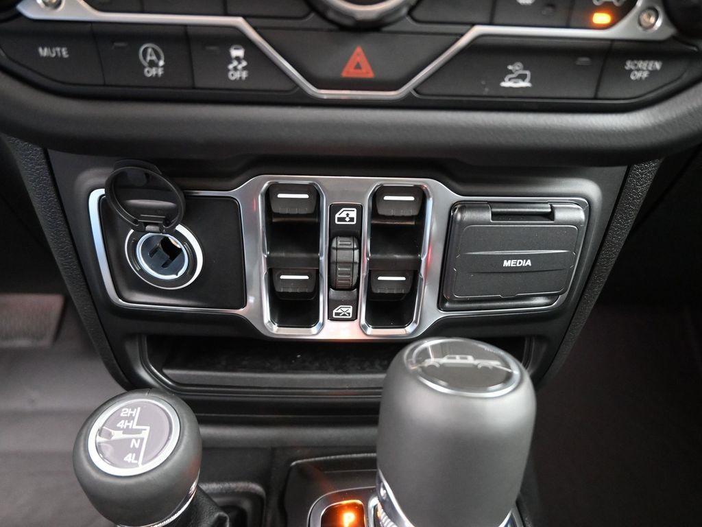 new 2025 Jeep Gladiator car, priced at $48,990
