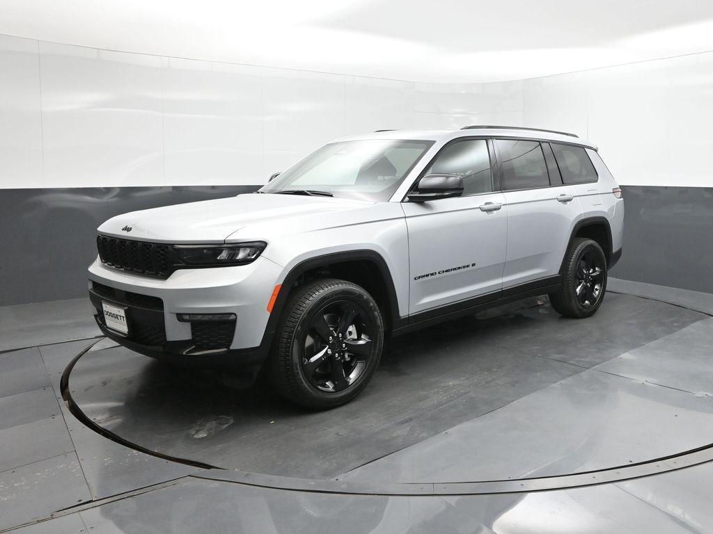 new 2025 Jeep Grand Cherokee L car, priced at $49,220