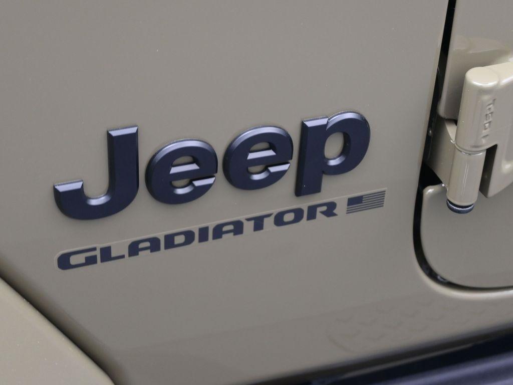 new 2025 Jeep Gladiator car, priced at $45,045