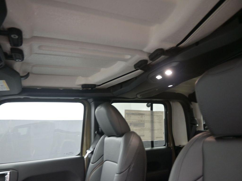 new 2025 Jeep Gladiator car, priced at $45,045