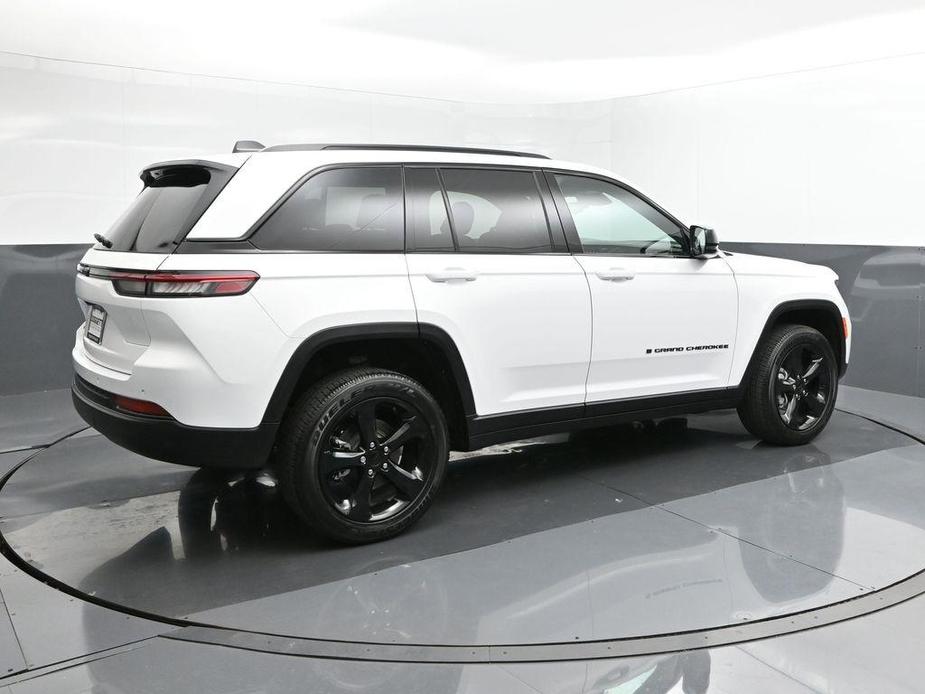 new 2024 Jeep Grand Cherokee car, priced at $42,652