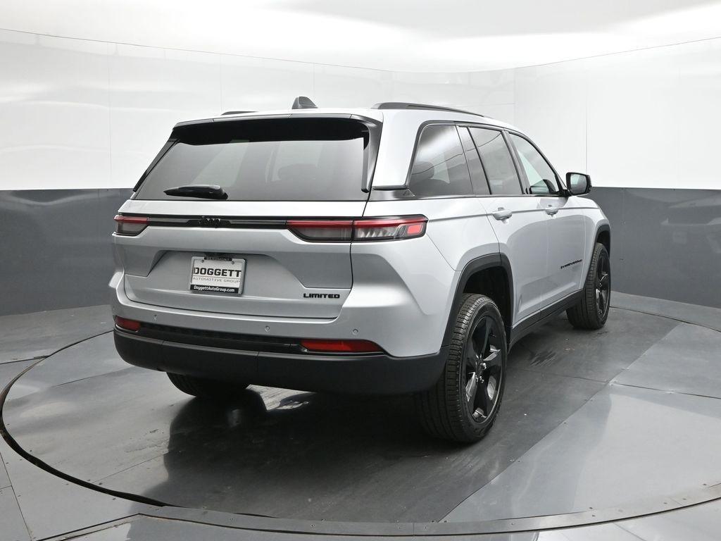 new 2025 Jeep Grand Cherokee car, priced at $43,978