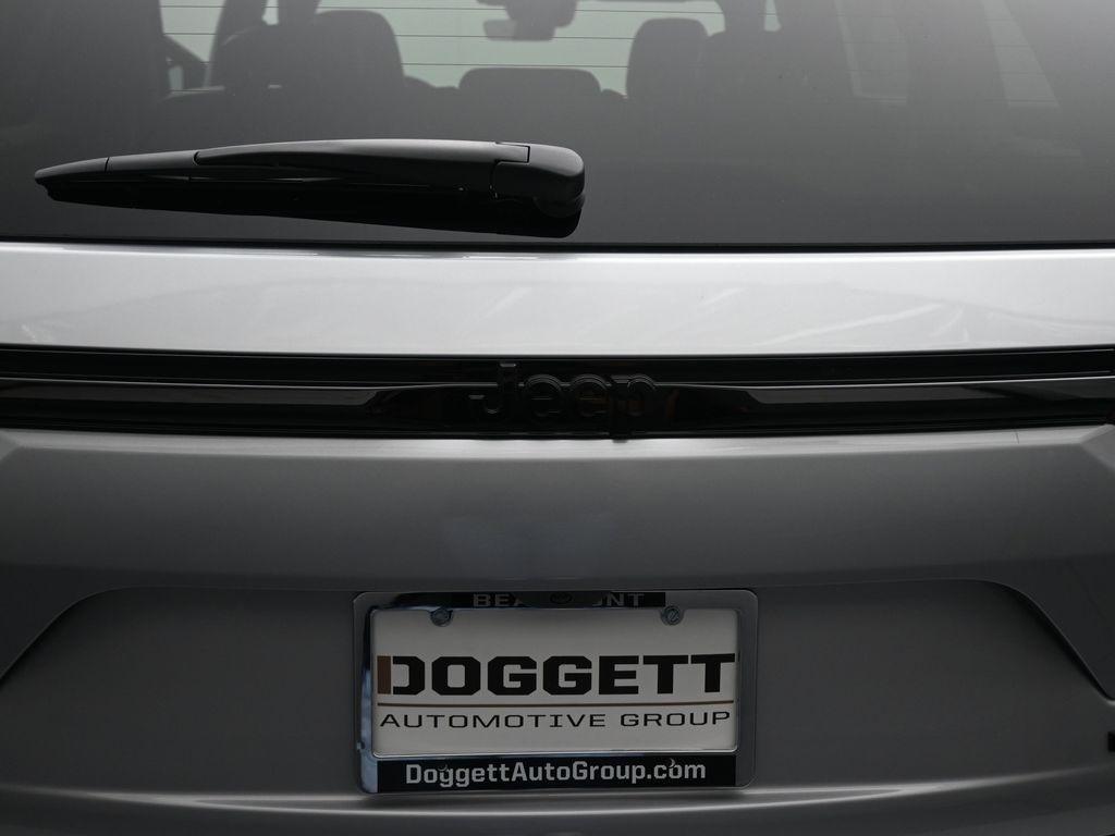 new 2025 Jeep Grand Cherokee car, priced at $43,978