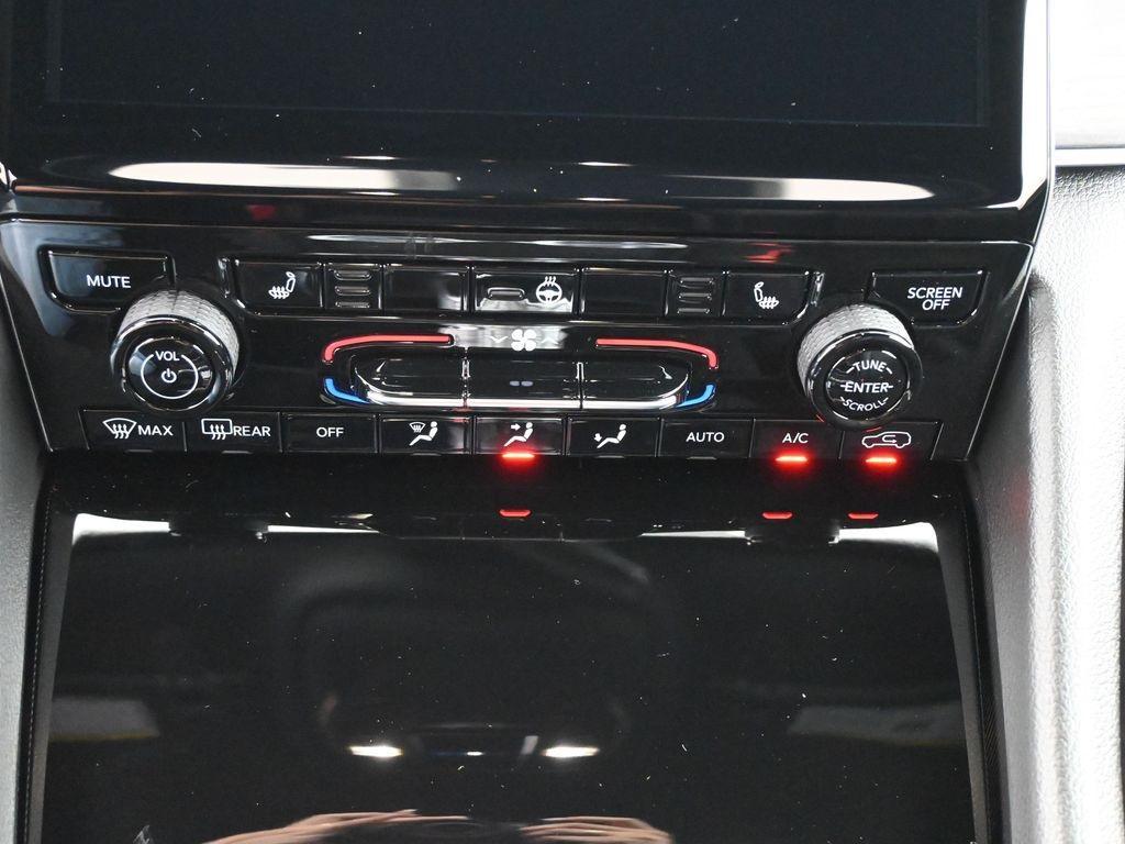 new 2025 Jeep Grand Cherokee car, priced at $43,978