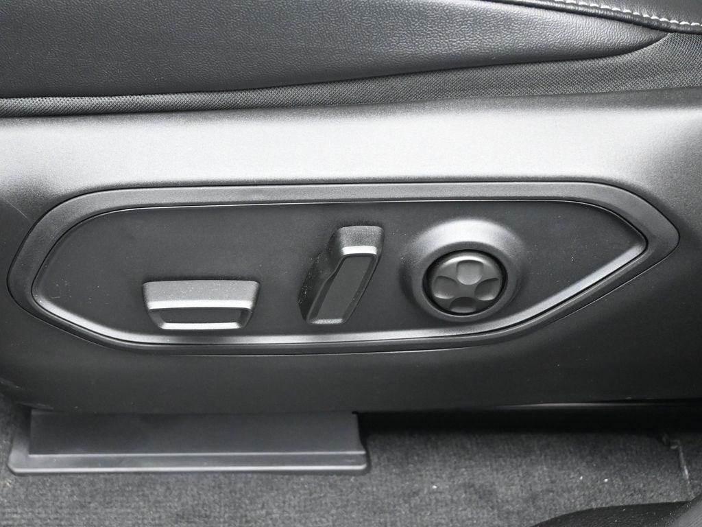 new 2025 Jeep Grand Cherokee car, priced at $43,978