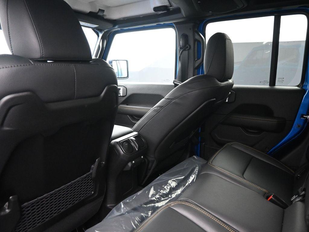 new 2025 Jeep Gladiator car, priced at $47,554