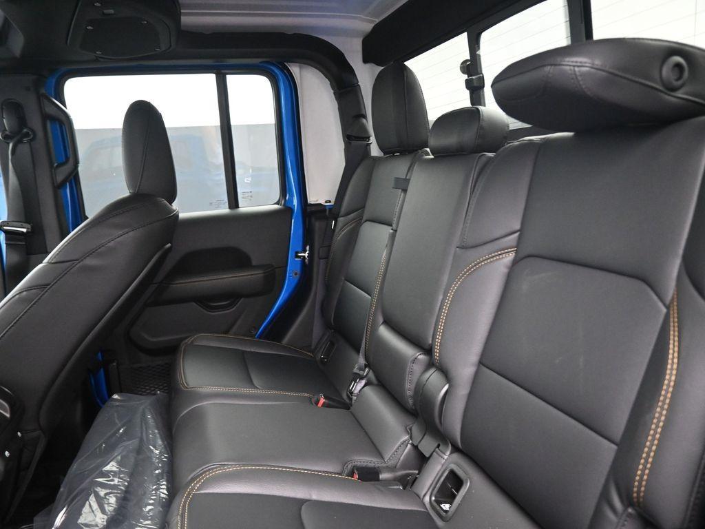 new 2025 Jeep Gladiator car, priced at $47,554