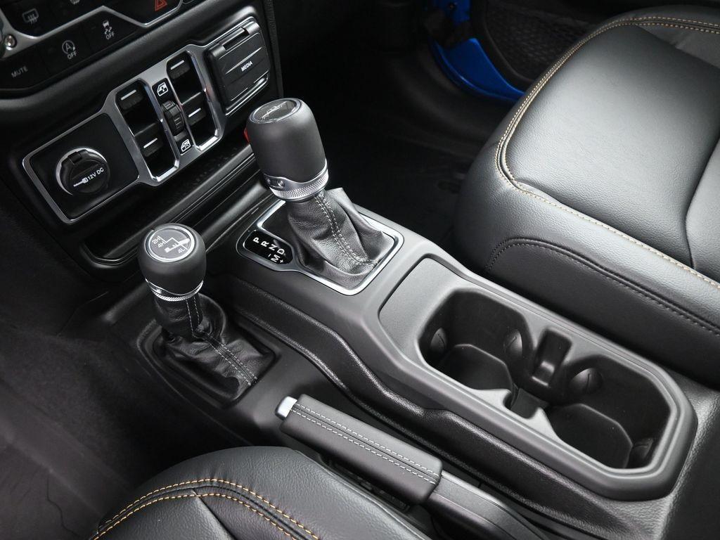 new 2025 Jeep Gladiator car, priced at $47,554