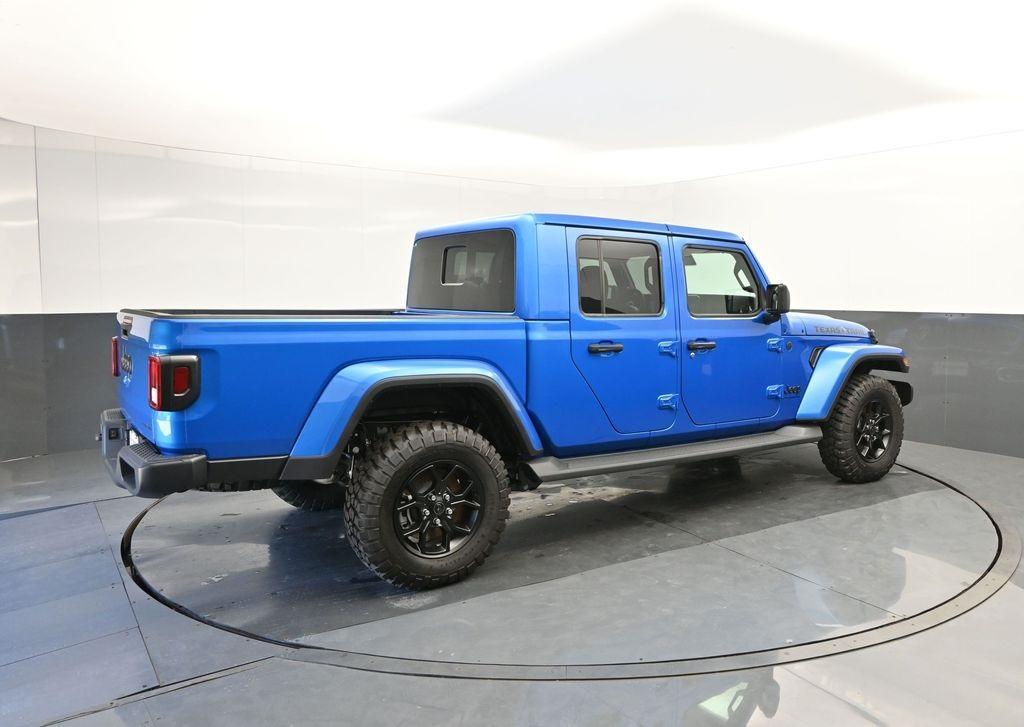 new 2025 Jeep Gladiator car, priced at $47,554