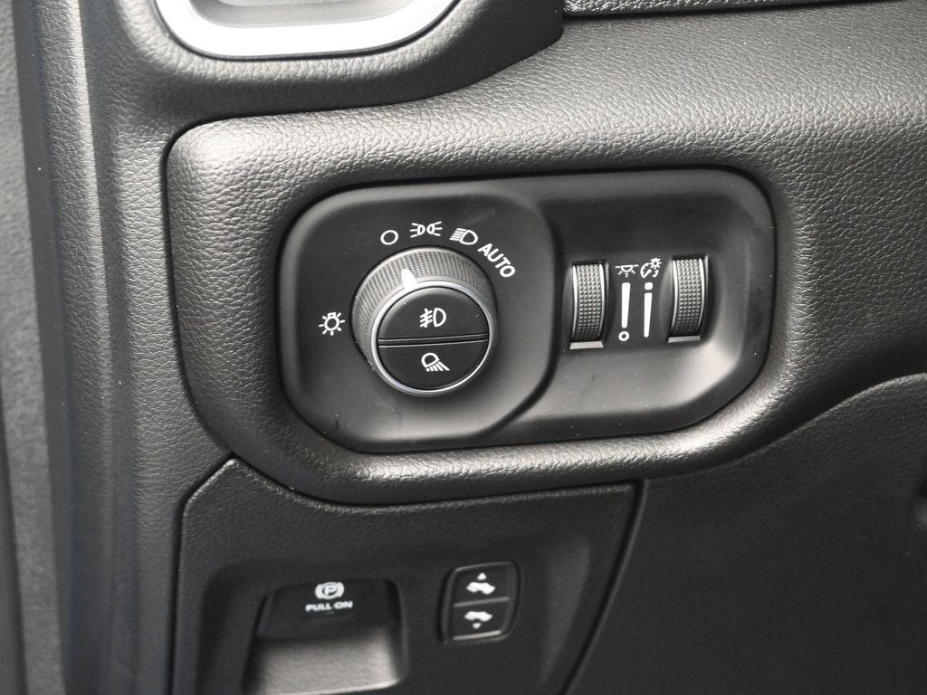 new 2025 Ram 1500 car, priced at $69,086