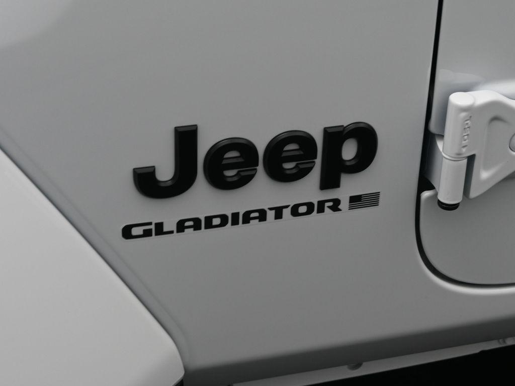 new 2025 Jeep Gladiator car, priced at $48,352
