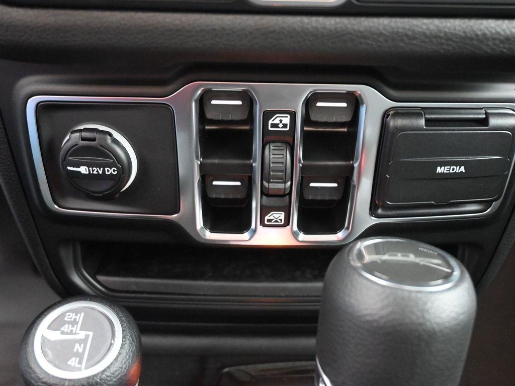 new 2025 Jeep Gladiator car, priced at $48,352