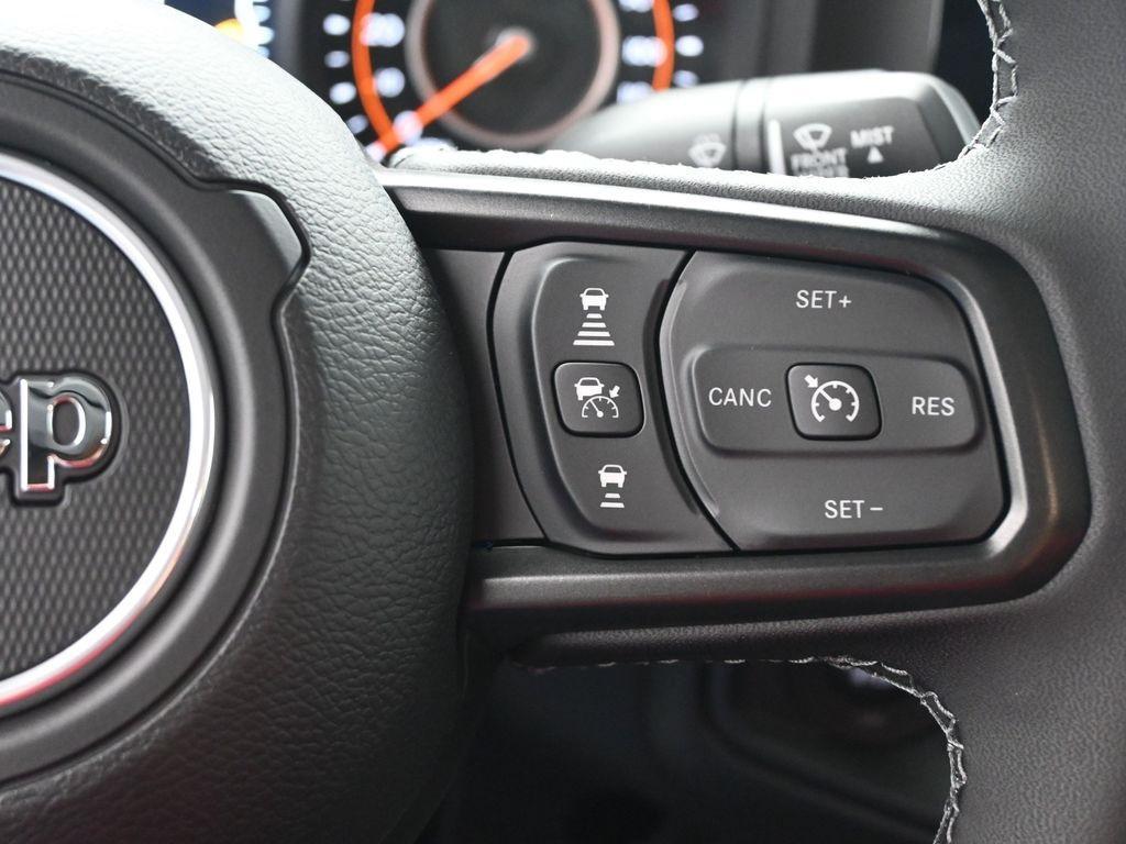 new 2025 Jeep Gladiator car, priced at $48,352