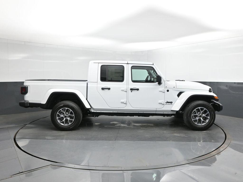 new 2025 Jeep Gladiator car, priced at $48,352