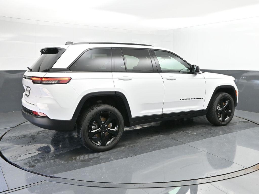 new 2025 Jeep Grand Cherokee car, priced at $44,080