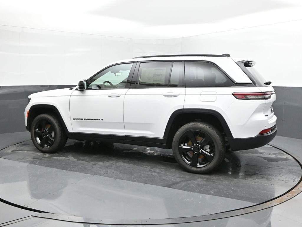 new 2025 Jeep Grand Cherokee car, priced at $44,080