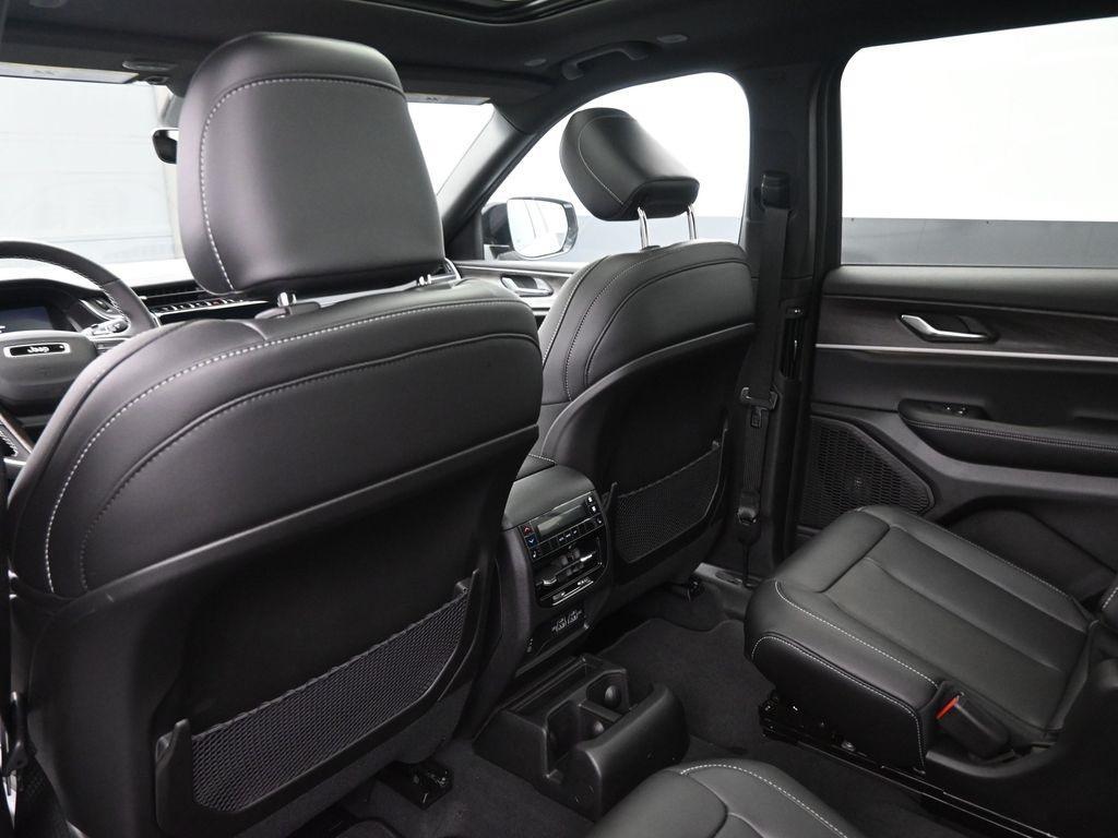 new 2025 Jeep Grand Cherokee L car, priced at $45,687
