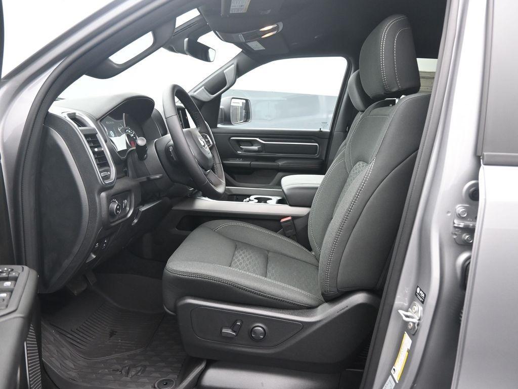 new 2025 Ram 1500 car, priced at $46,916