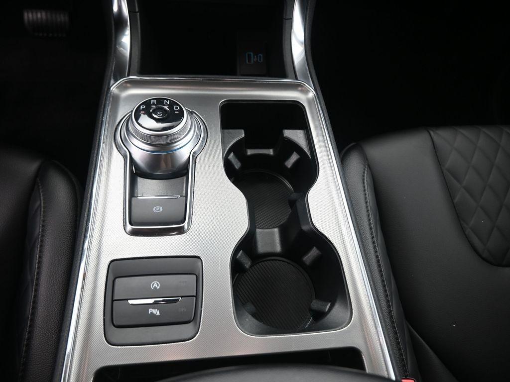 used 2024 Ford Edge car, priced at $30,068