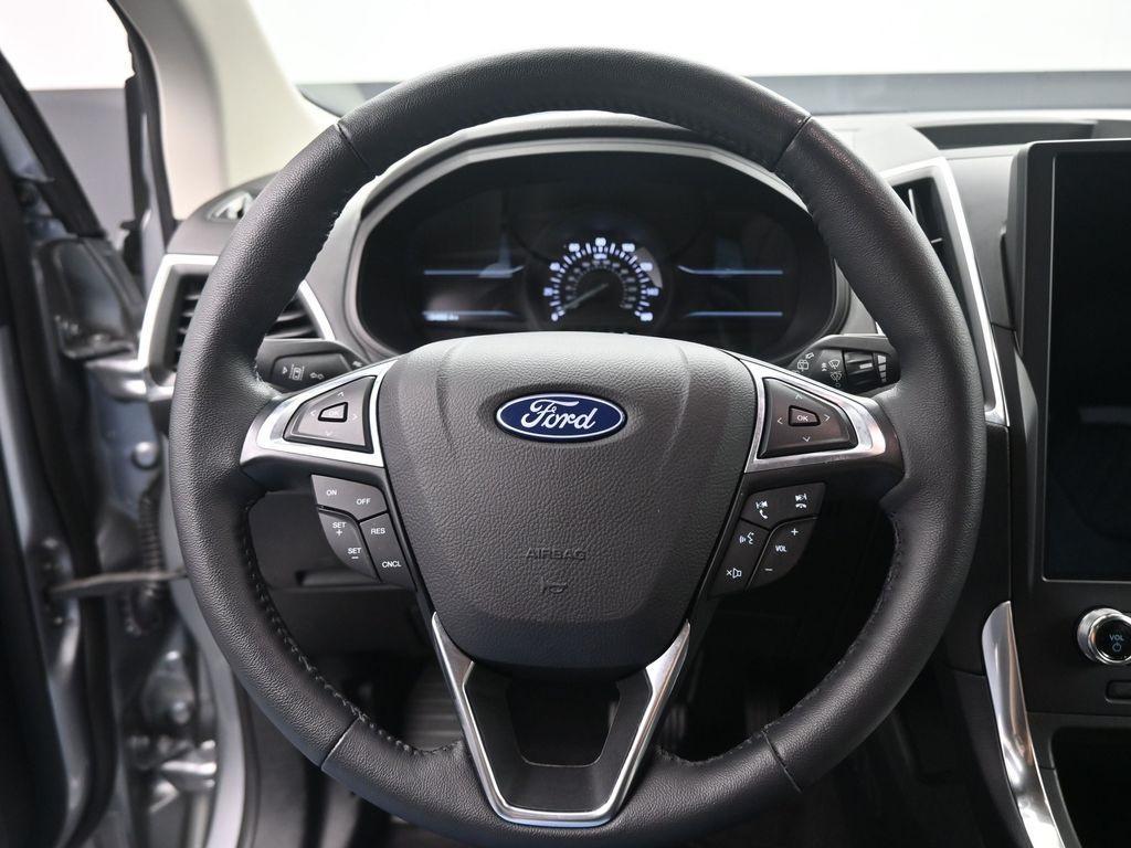 used 2024 Ford Edge car, priced at $30,068