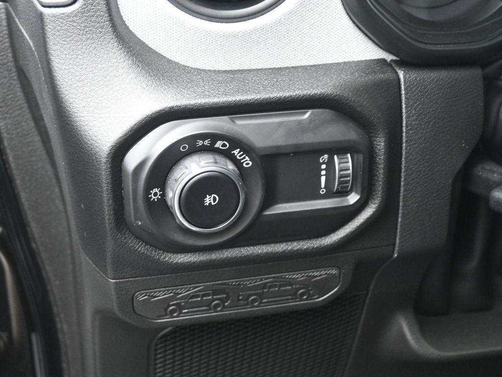new 2025 Jeep Wrangler car, priced at $45,014