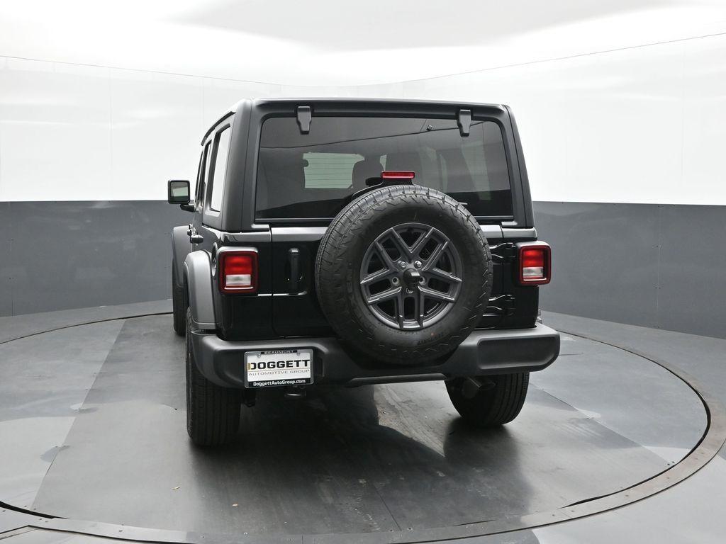 new 2025 Jeep Wrangler car, priced at $45,014