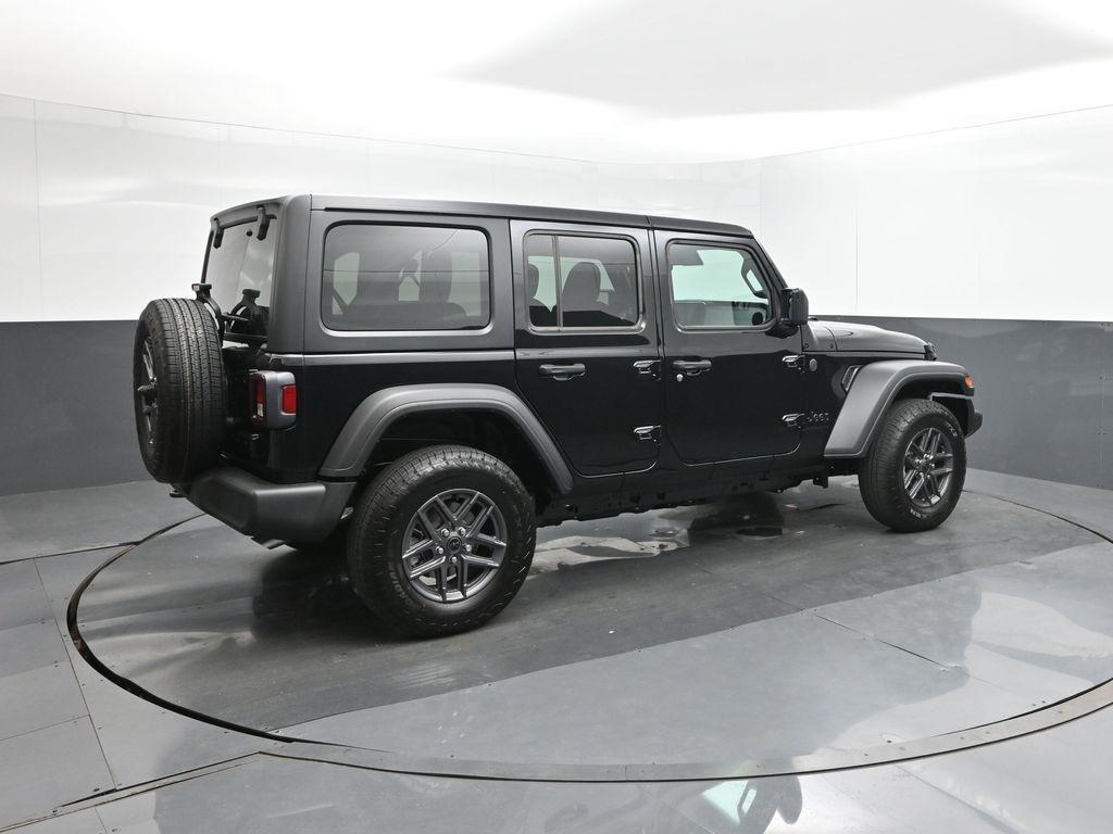 new 2025 Jeep Wrangler car, priced at $45,014