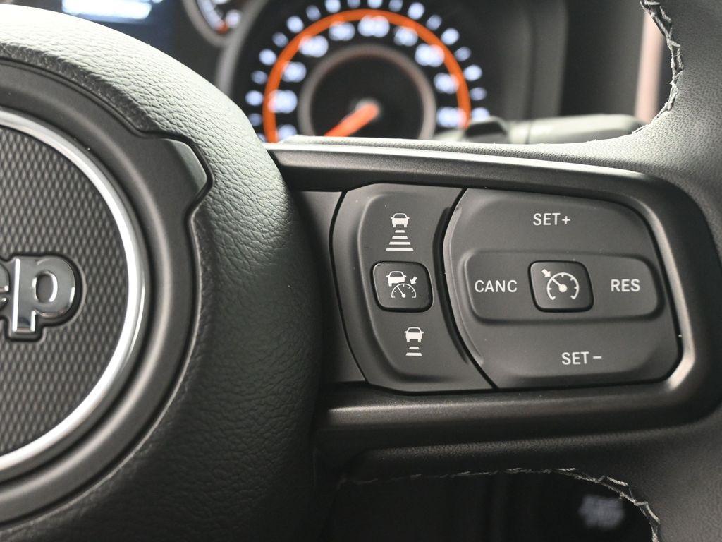 new 2025 Jeep Wrangler car, priced at $45,014