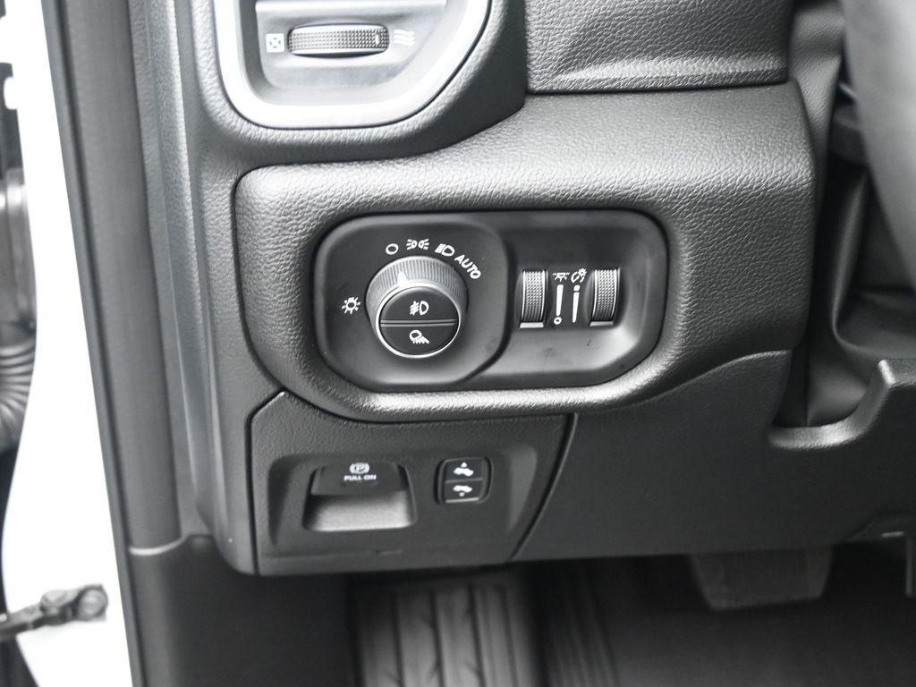 new 2025 Ram 1500 car, priced at $42,283