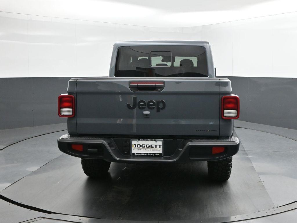 new 2025 Jeep Gladiator car, priced at $44,883