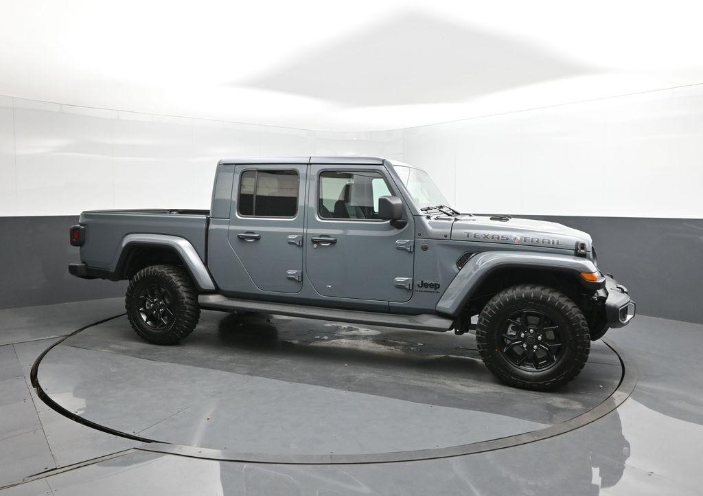 new 2025 Jeep Gladiator car, priced at $44,883